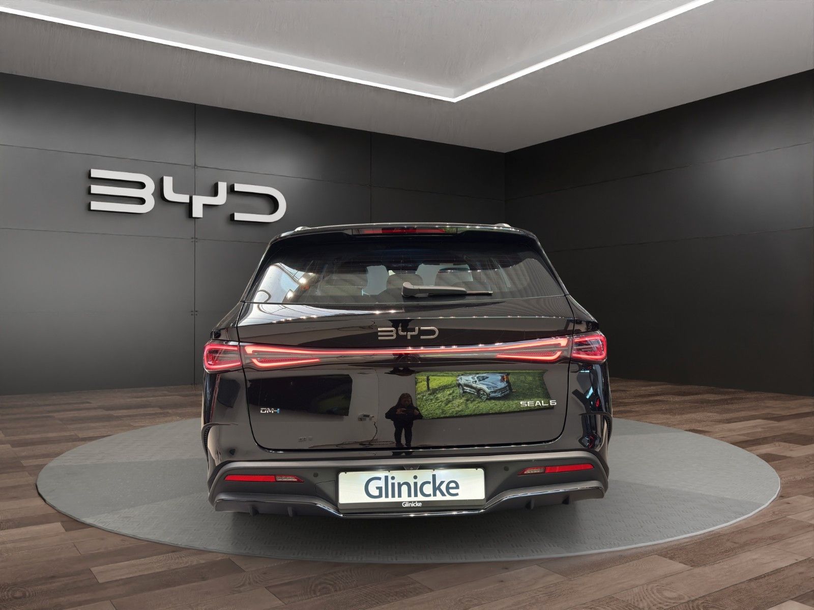 BYD SEAL 6