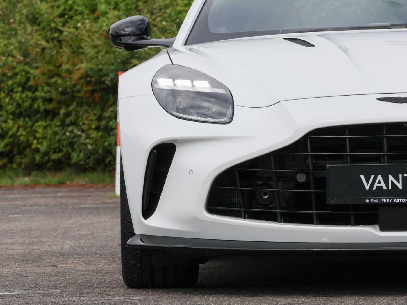 Aston Martin V8 Vantage Coupe