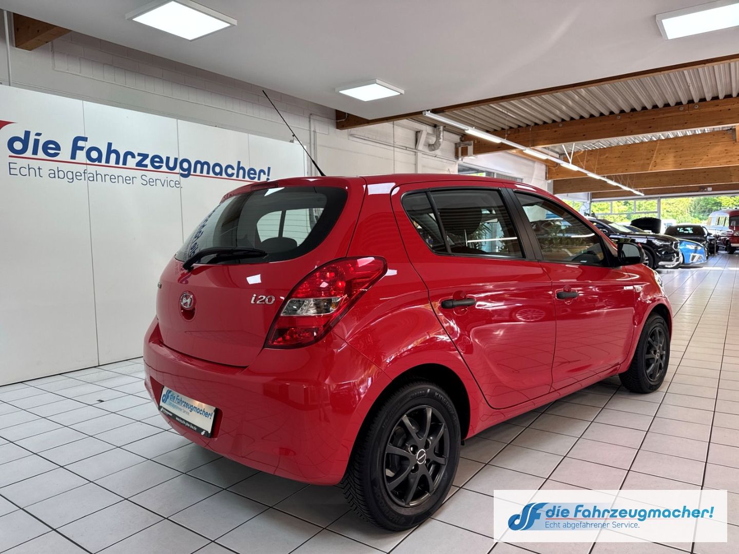 Fahrzeugabbildung Hyundai i20 Comfort 1.2 Klima el.SP teilb.Rücksb AUX MP3