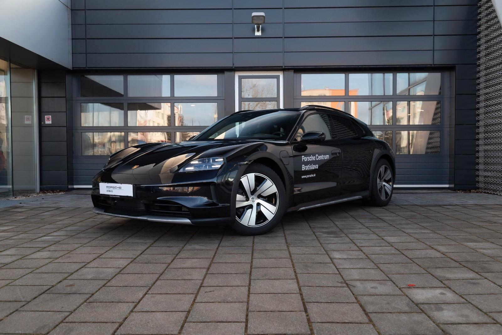 Porsche Taycan Cross Turismo 4