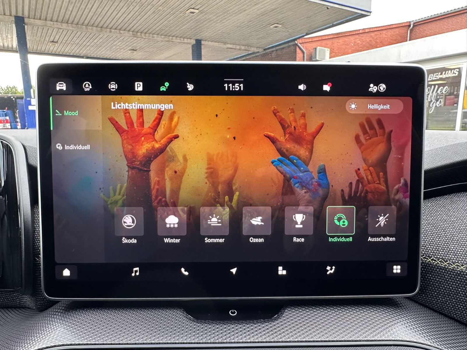 Fahrzeugabbildung SKODA Kodiaq 2.0 TDI 4x4 Selection AHK/7-Sitz/Navi/ACC