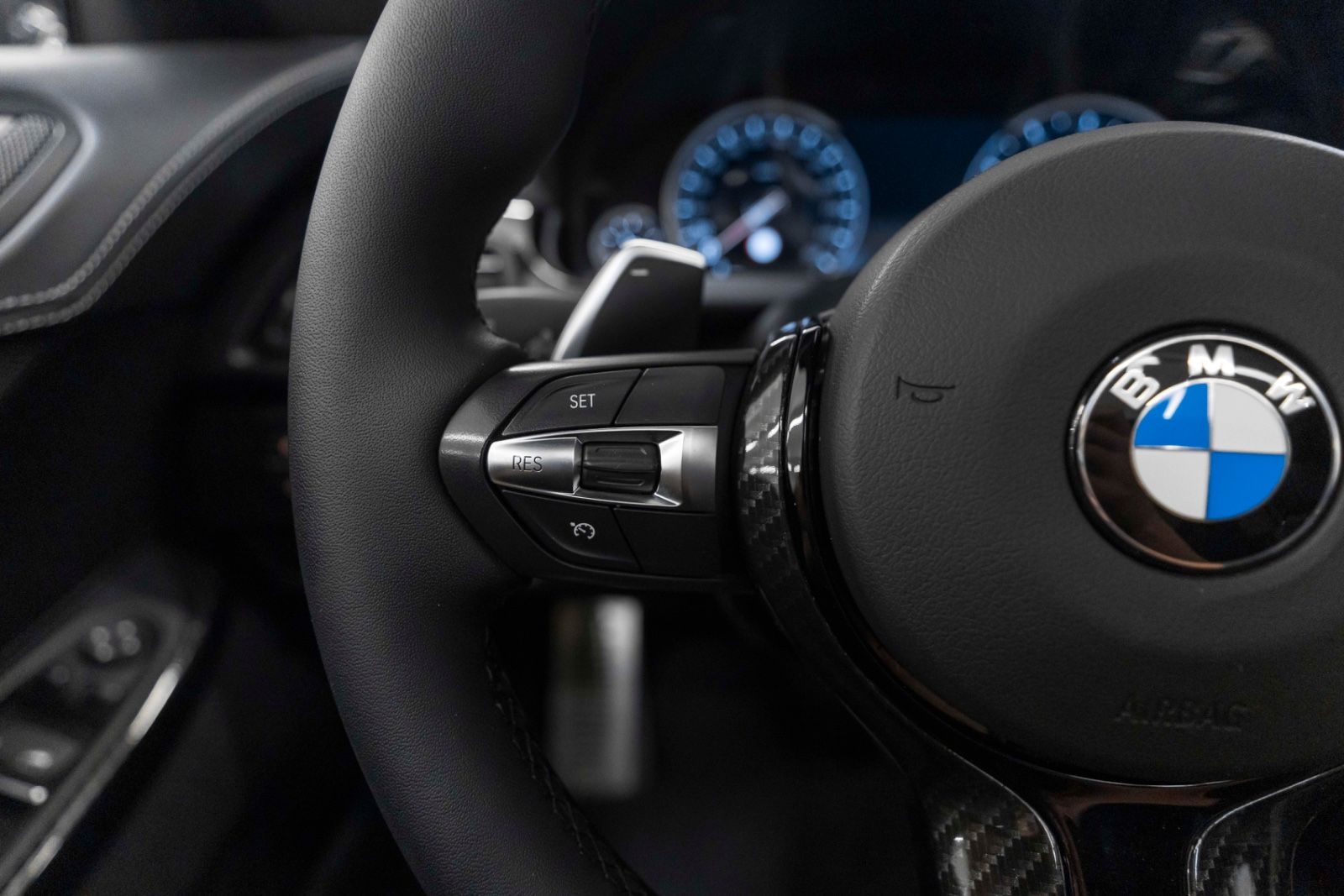 Fahrzeugabbildung BMW 640i xDrive GC M-SPORTPAKET HUD LED H&K
