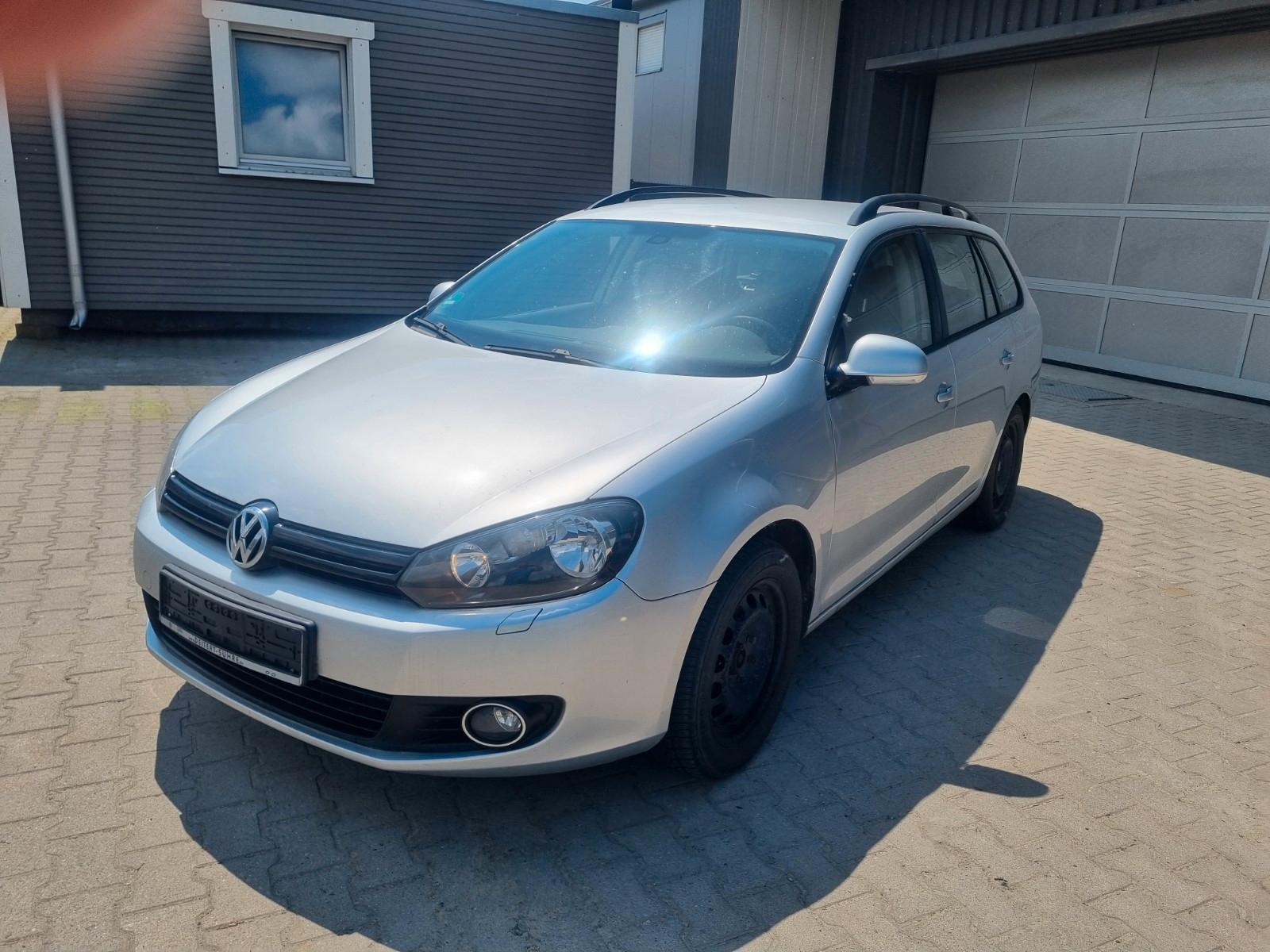 Volkswagen Golf 1.6 TDI Comfortline Variant  8 Fach Bereift