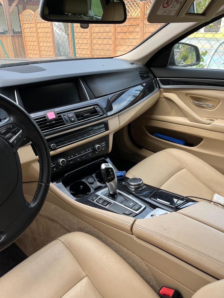 BMW 530 2015 — interior