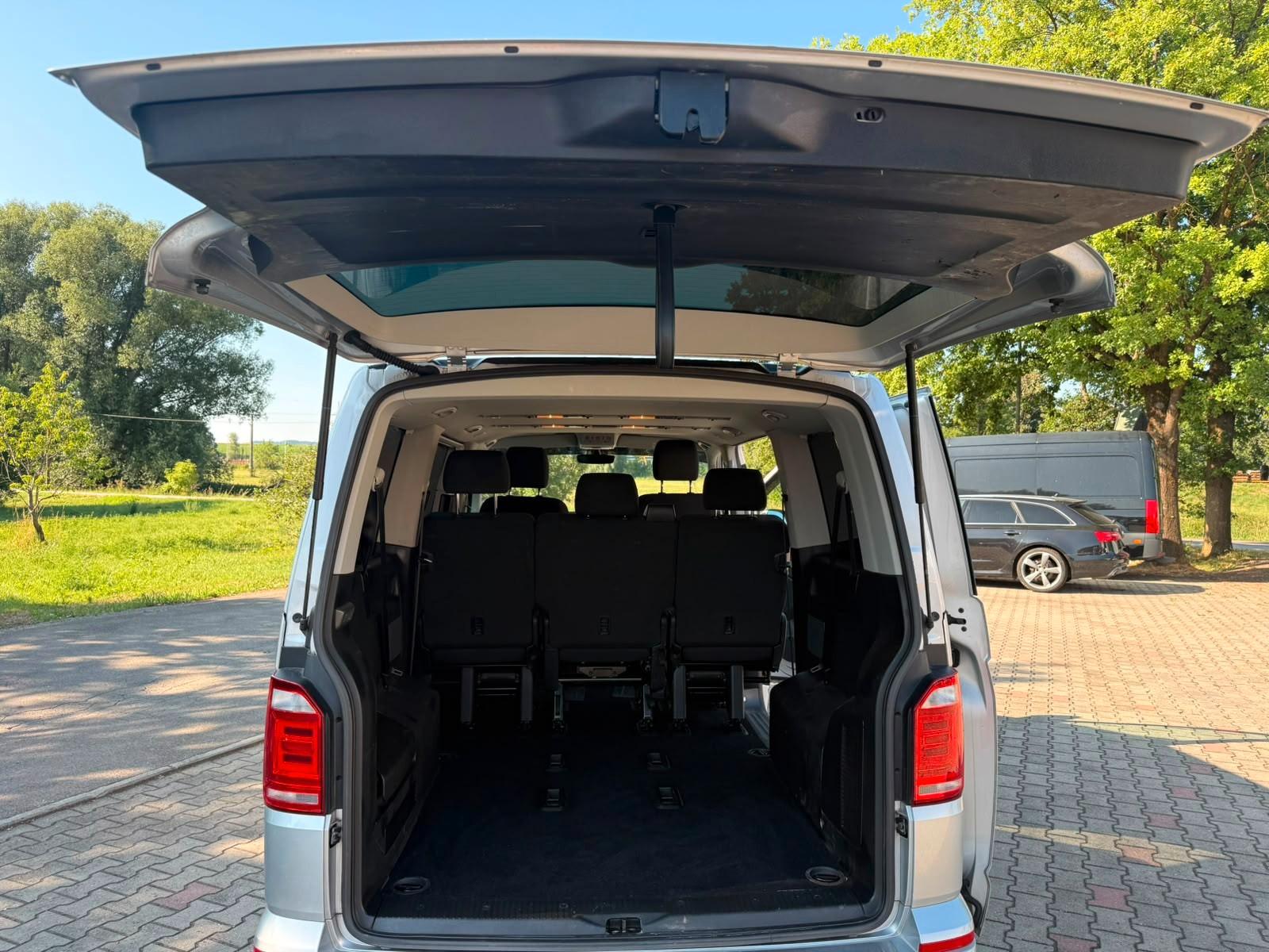 Volkswagen T6 Transporter Bus Caravelle Comfortline