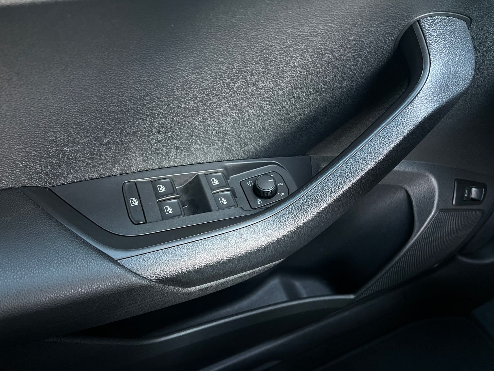 Fahrzeugabbildung SKODA Karoq Sportline 2.0 TSI DSG 4x4*AHK,elekt.Heckkl