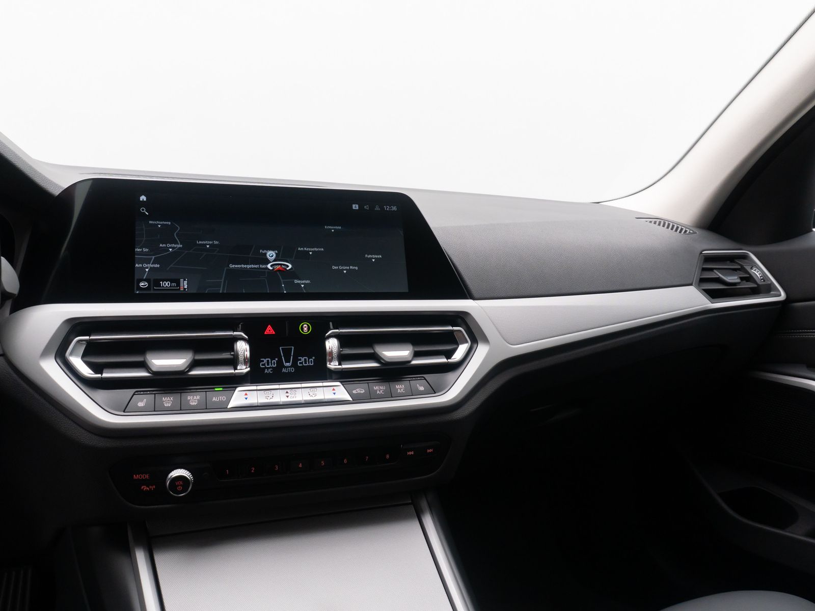 Fahrzeugabbildung BMW 318d DAB CockPitPro Fernlichtassist PDC Sport