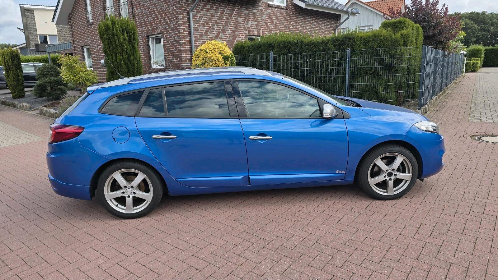 Renault Megane 2012 — engine 131 HP (96kW)