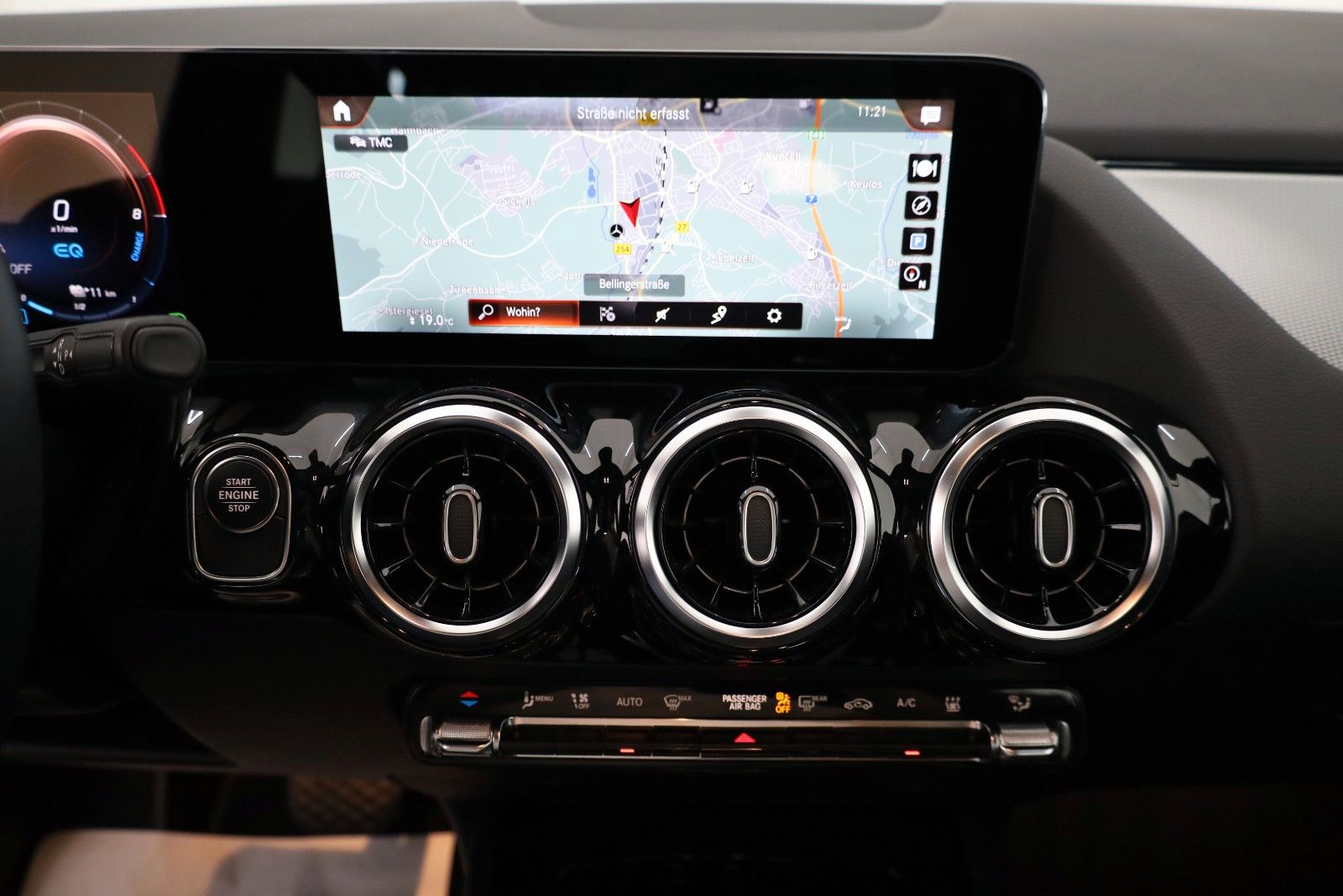 Fahrzeugabbildung Mercedes-Benz GLA 250 e Style, T.Leder,Navi,LED,SH,Kamera,