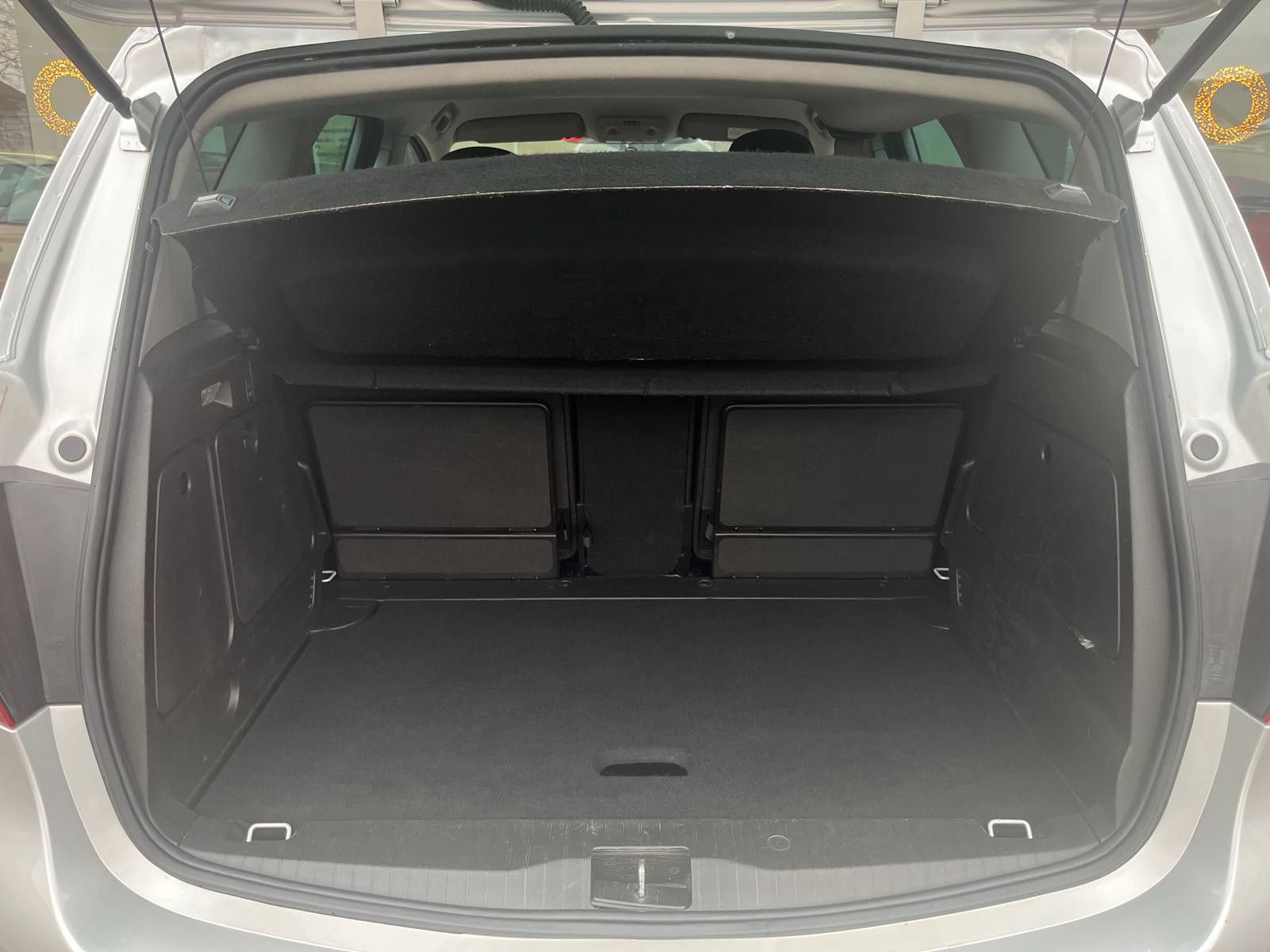 Fahrzeugabbildung Opel Meriva B Innovation*PDC*8xbereift*