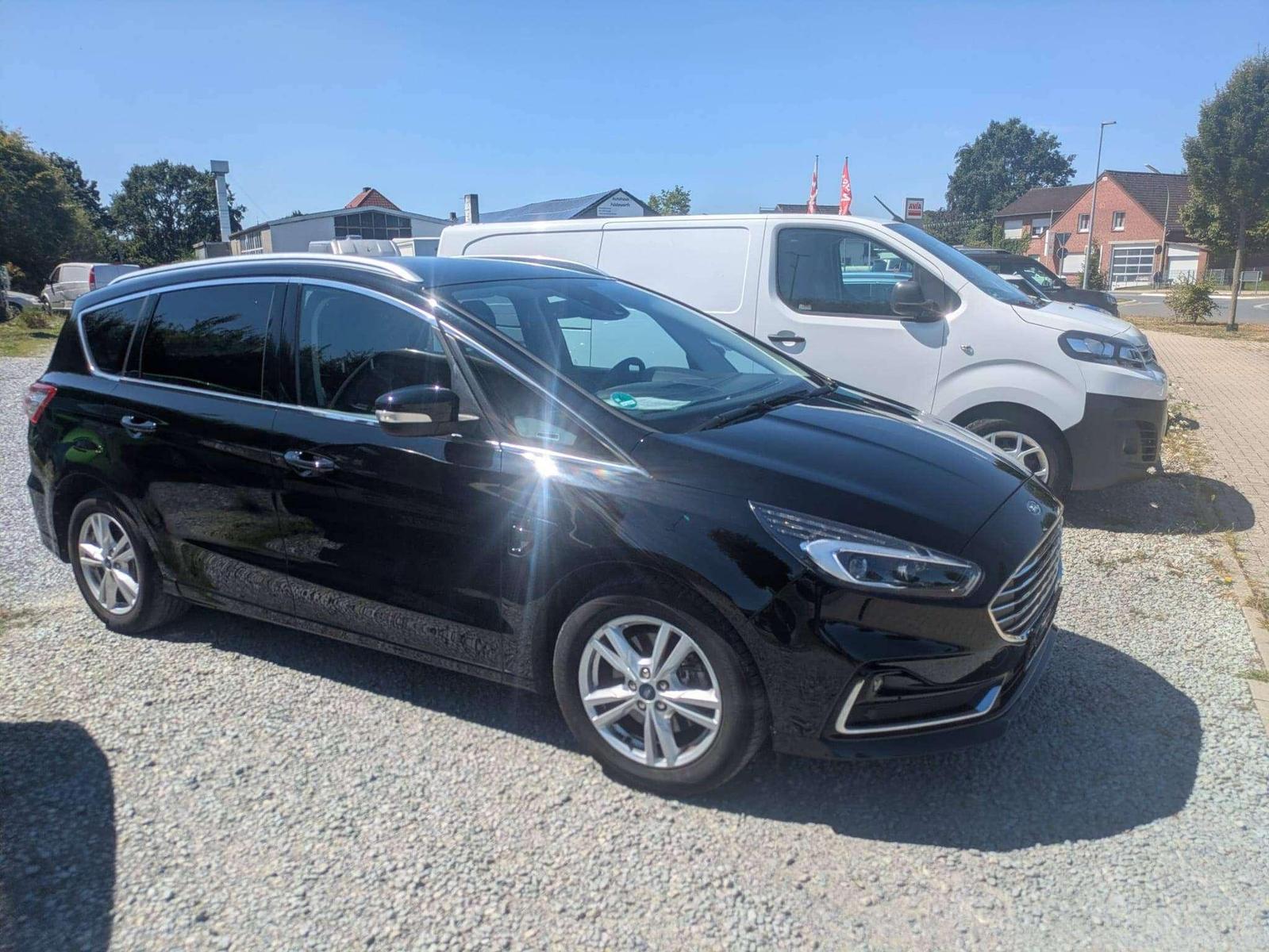 Ford S-Max Titanium