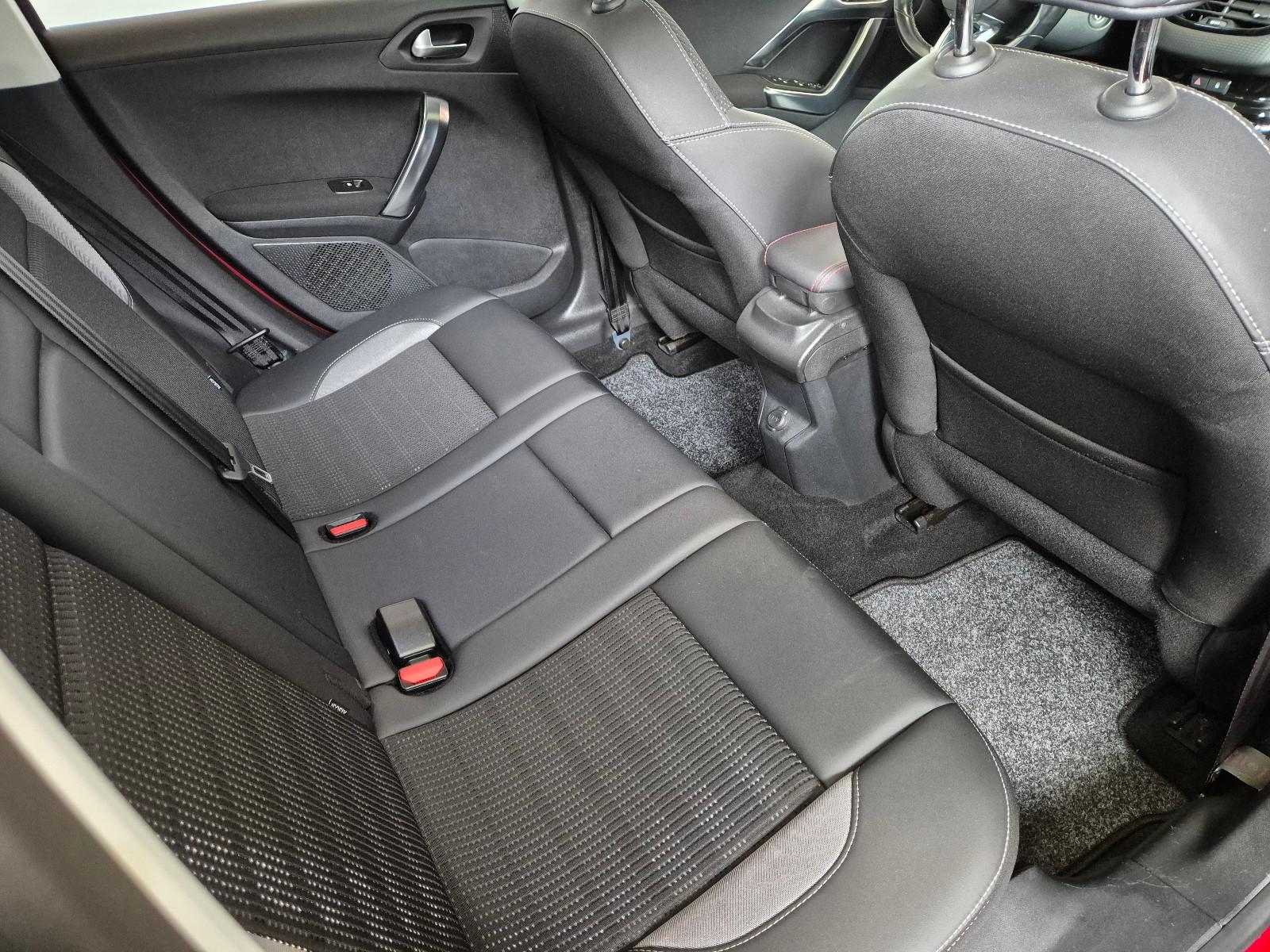 Peugeot 2008 Allure, inkl. 1 Jahr Garantie
