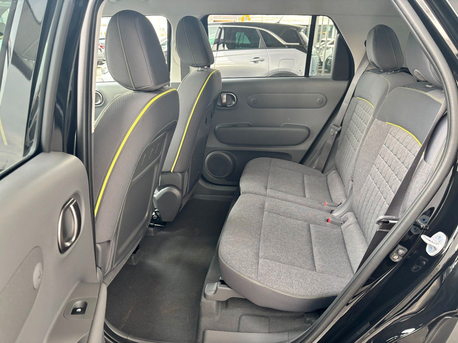 Fahrzeugabbildung Hyundai INSTER Cross 49kWh Effizienz-Paket/NAVI/SHZ!