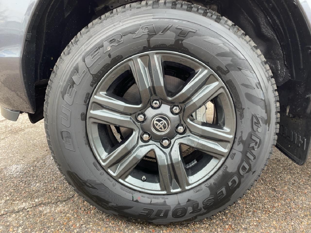 Fahrzeugabbildung Toyota Hilux 2,4 Double Cab Comfort 4x4 +EPH+Navi+AHK+W