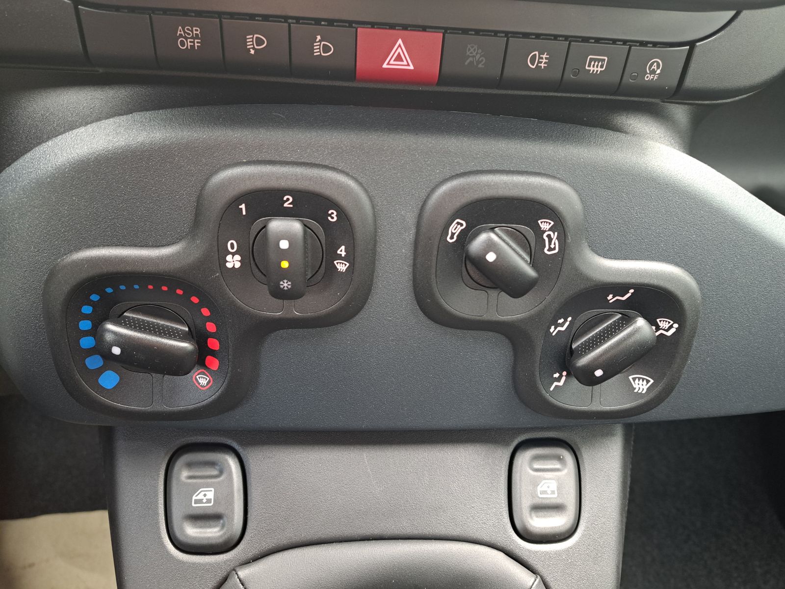 Fahrzeugabbildung Fiat Panda MODELL 2025 Hybrid CITY-PAKET KLIMA