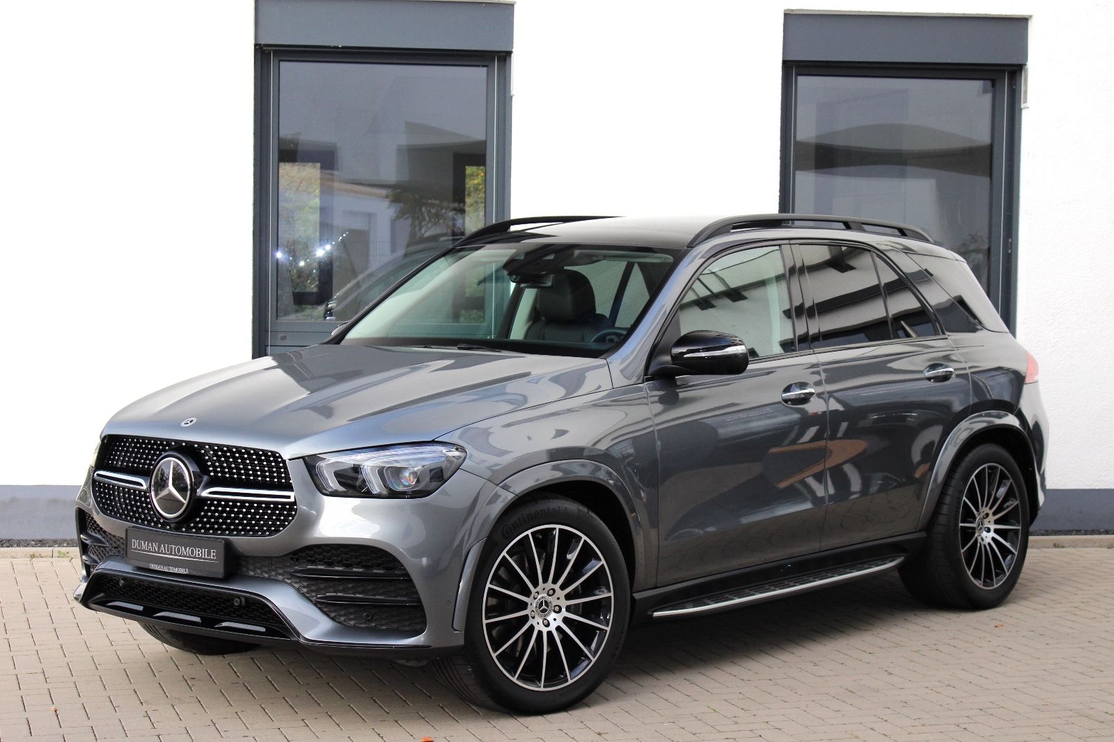 MERCEDES-BENZ GLE 300 d 4M AMG-PAKET PANO LUFT KEYLESS-GO 21"