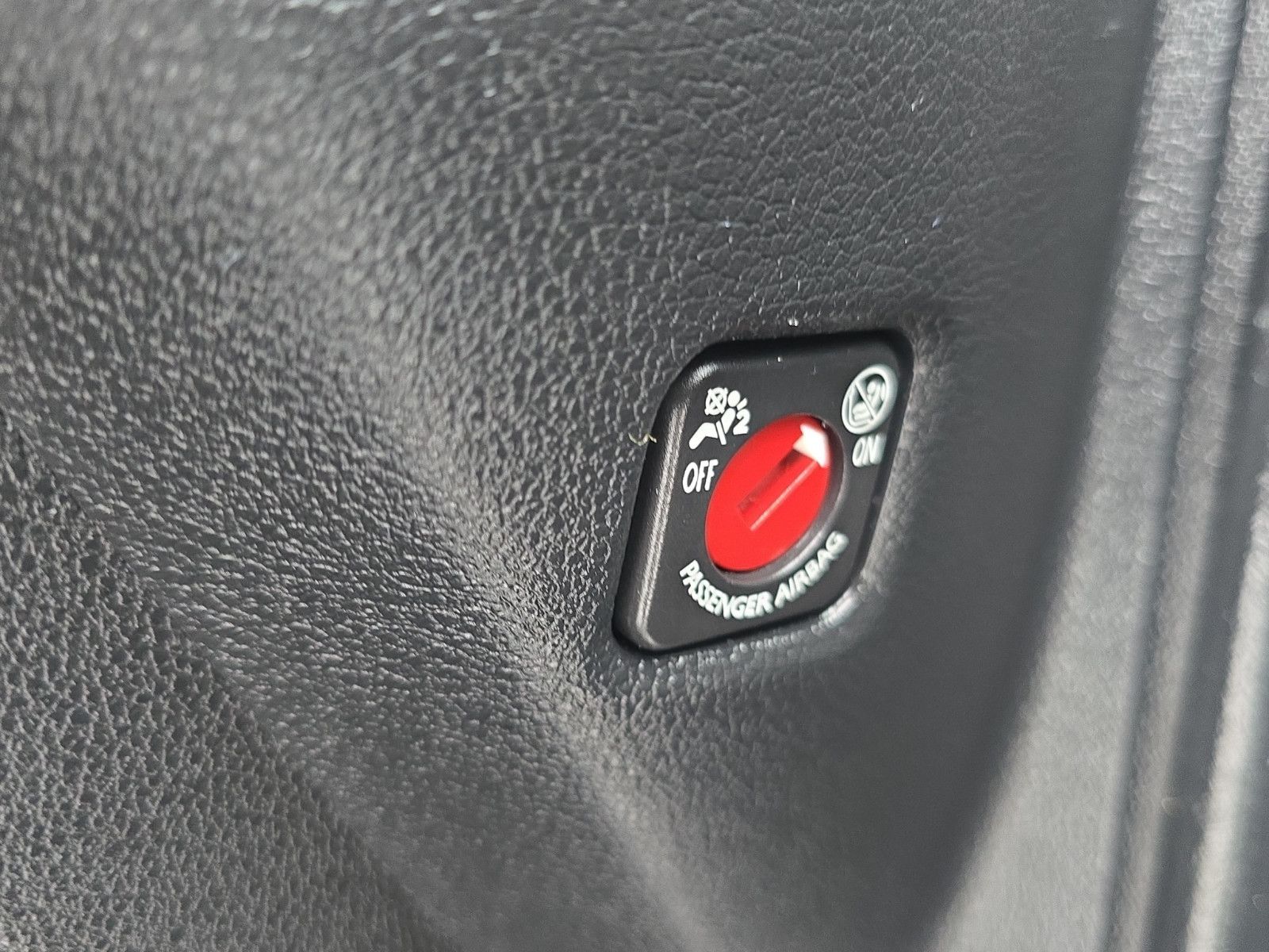 Fahrzeugabbildung Peugeot Partner Asphalt L2 AHK AUTOMATIK TEMPOMAT KAMERA