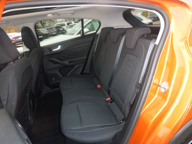 Fahrzeugabbildung Ford Focus ACTIVE 1,5 EcoB >AUT/Headup/NAV/LED/PAN<