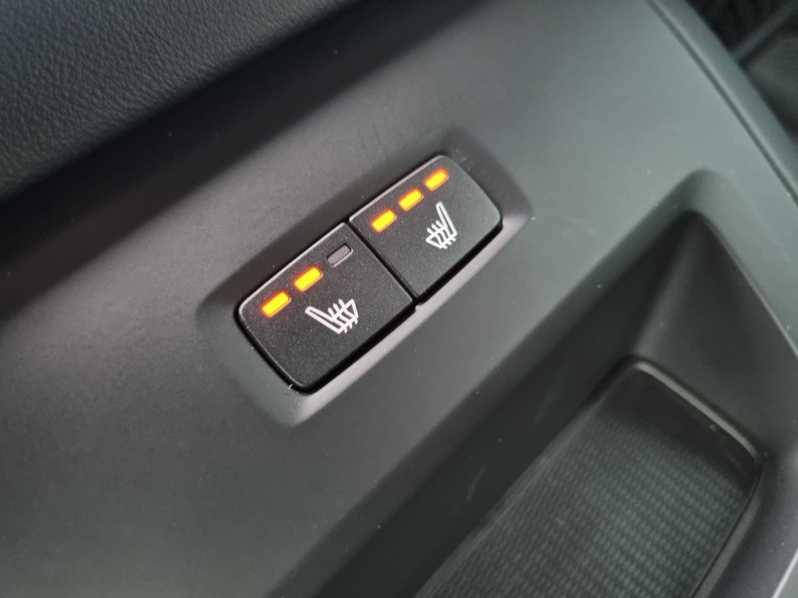 Fahrzeugabbildung Volvo V60 B4 Diesel Plus Dark 'Standheizung'