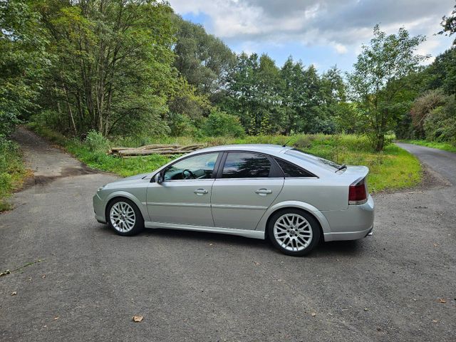 Opel Vectra C GTS 2.2 direct Automatik