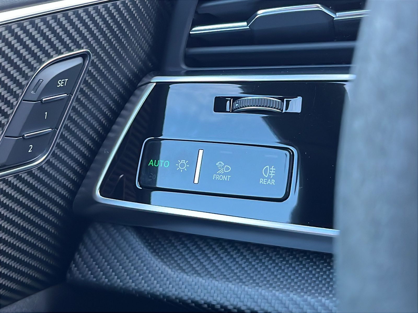 Fahrzeugabbildung Audi RSQ8 4.0 TFSI quattro*Keramik*HUD*23"*Stdhzg**