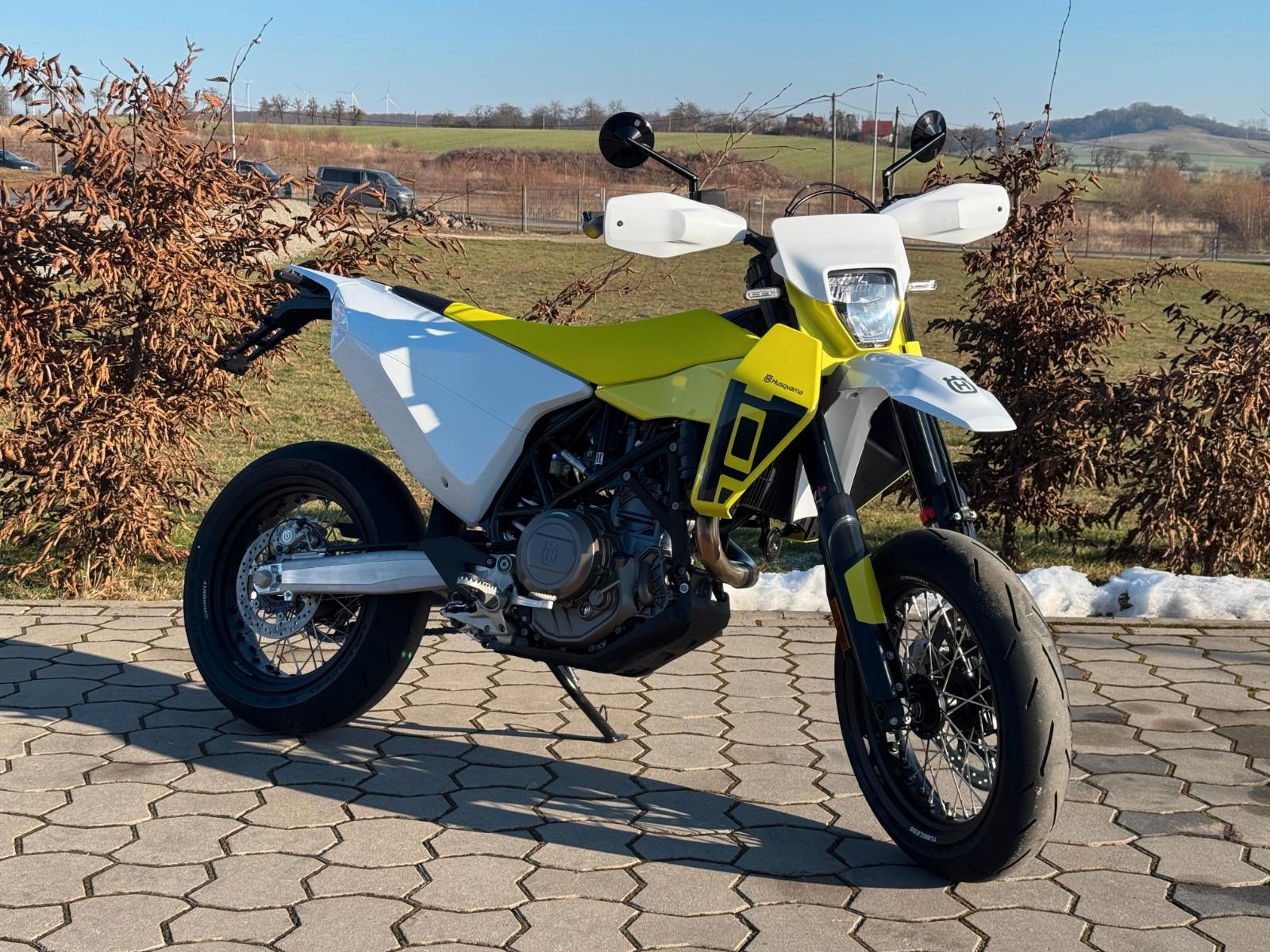 Husqvarna 701 Supermoto MY2026 INKL ZUBEHÖR!