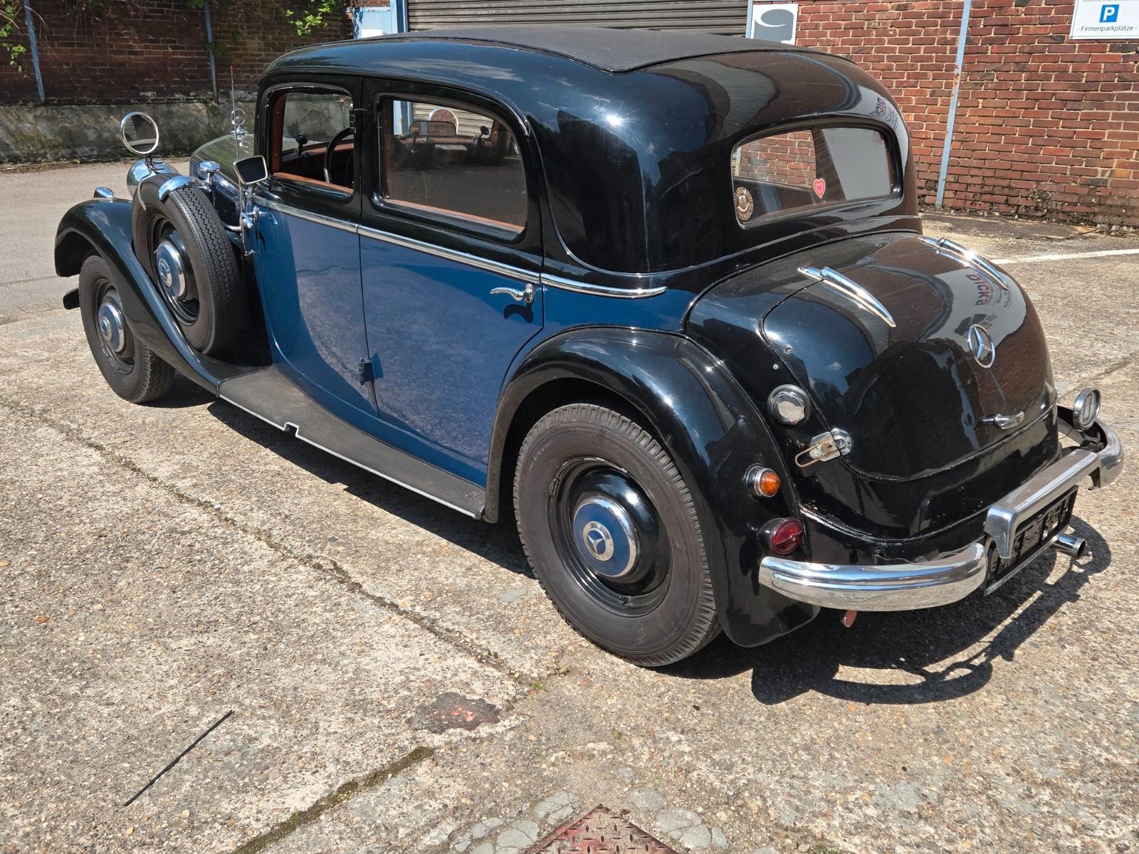 Mercedes-Benz 230