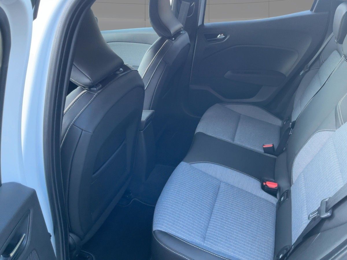Fahrzeugabbildung Renault Clio Techno TCe 90