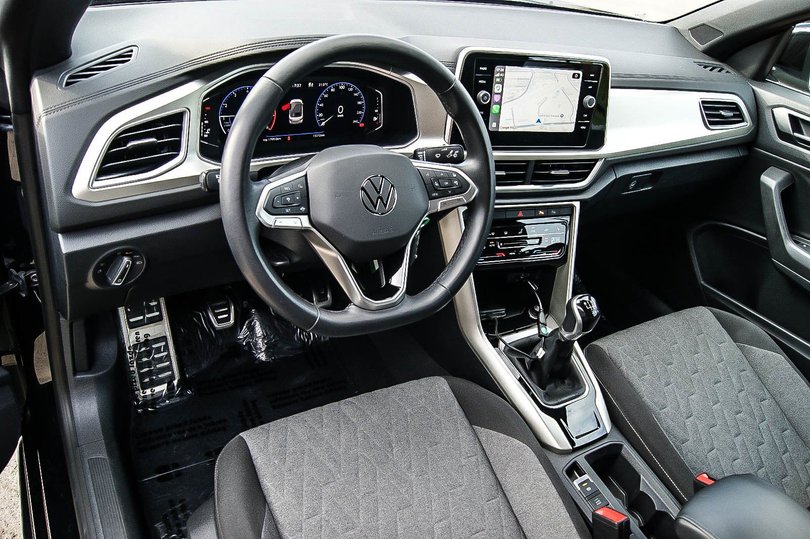 Fahrzeugabbildung Volkswagen T-Roc Cabriolet Move IQ-LIGHT KAMERA E-VERDECK
