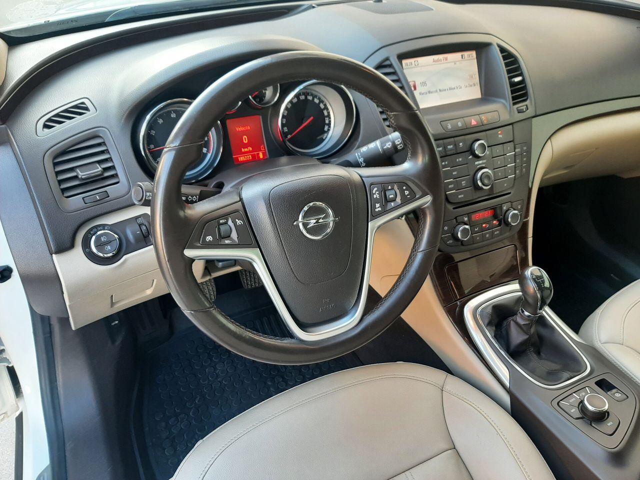 Opel Insignia 2010 — photo 8