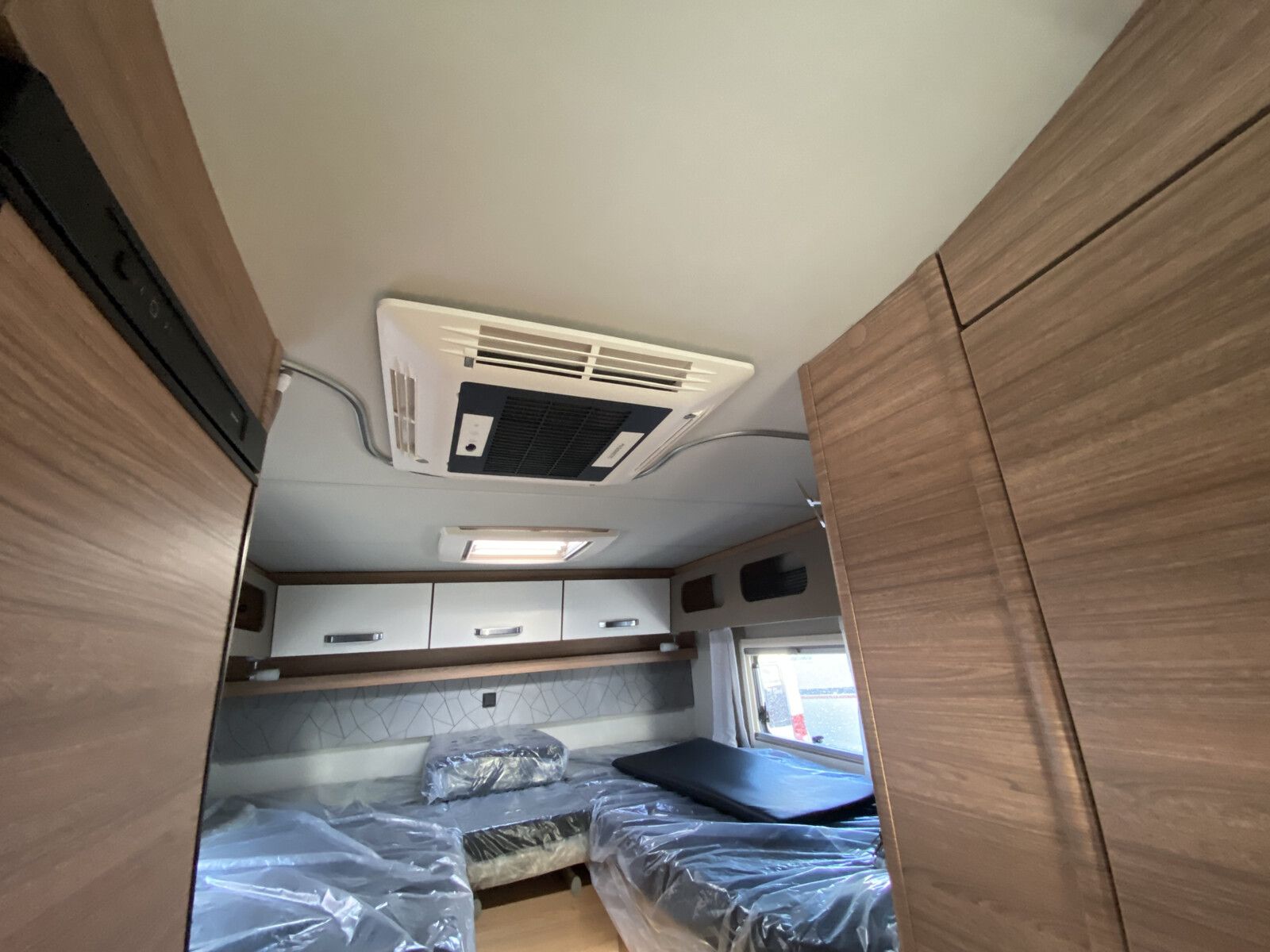 Fahrzeugabbildung Weinsberg CaraCompact Suite MB EDITION PEPPER 640 MEG