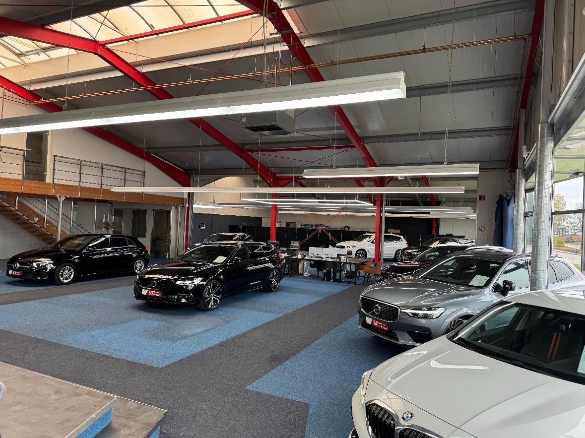 showroom-image-bottom