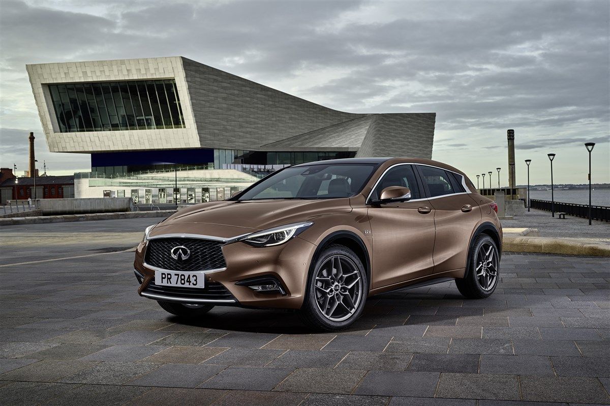 INFINITI Q30