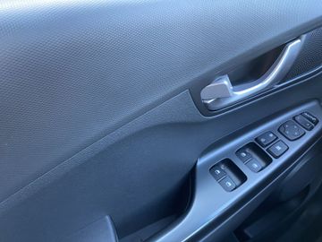 Hyundai Kona Elektro Trend 64 kWh OBC+Kam.+Navi+SHZ+ACC