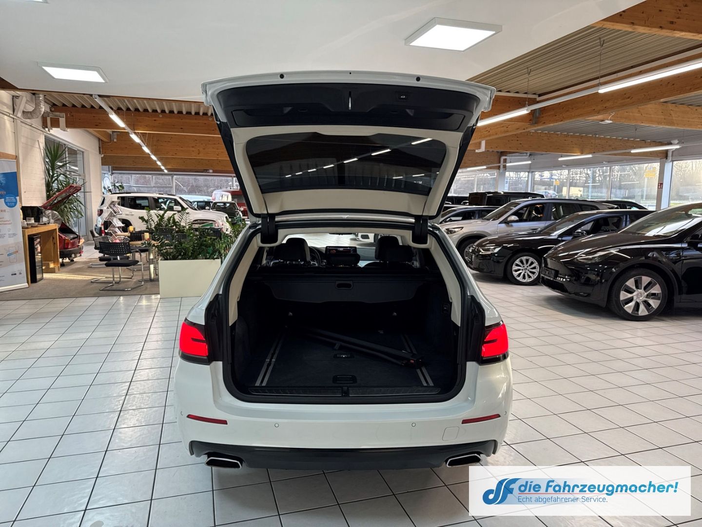 Fahrzeugabbildung BMW 530 d Touring M Paket Navi Digitales Cockpit LE