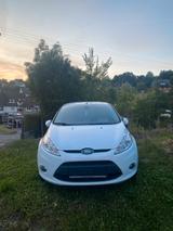 Ford Fiesta JA8 TÜV neu - Ford Fiesta JA8 mit Benzin-Antrieb