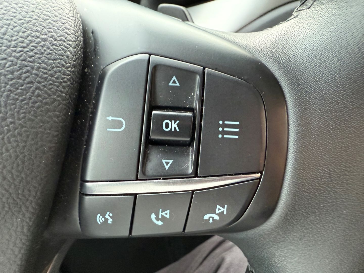 FORD Focus Titanium X Turnier AHK-Navi Digi Cockpit L - Image 17