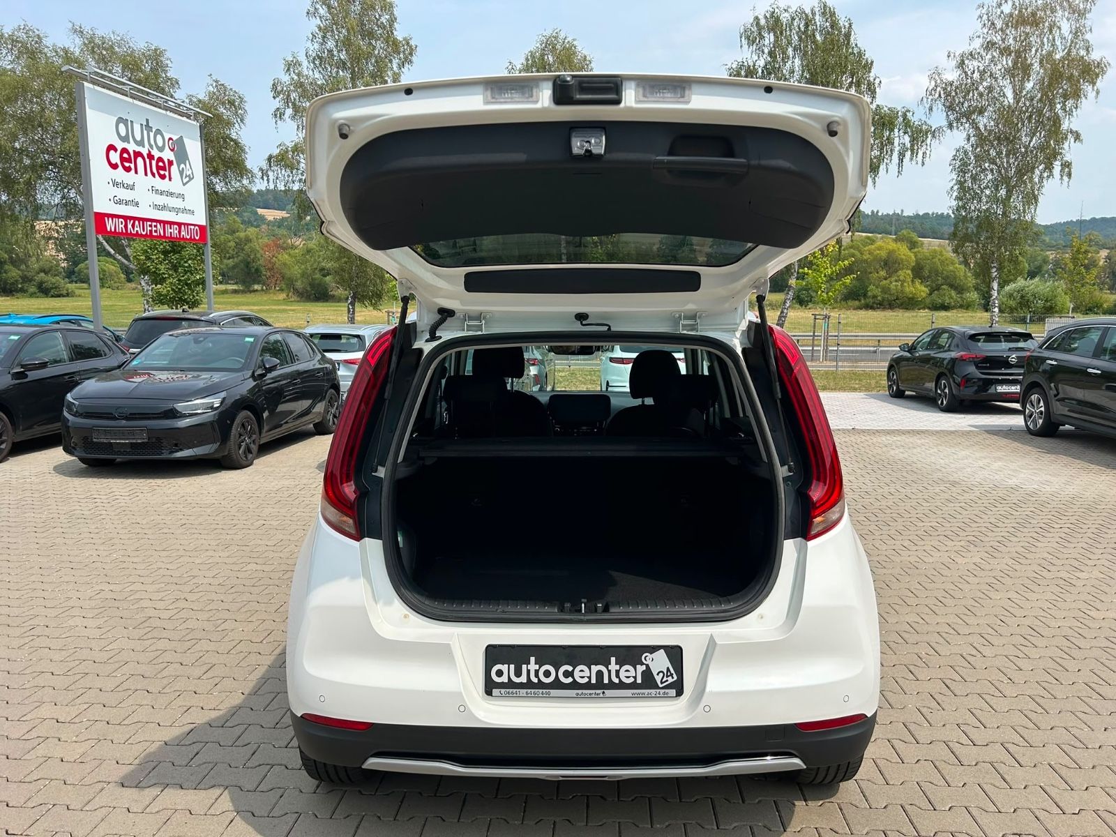 Fahrzeugabbildung Kia e-Soul Spirit°64 kWh°LED°3 Phasen°Kamera°1.Hand°
