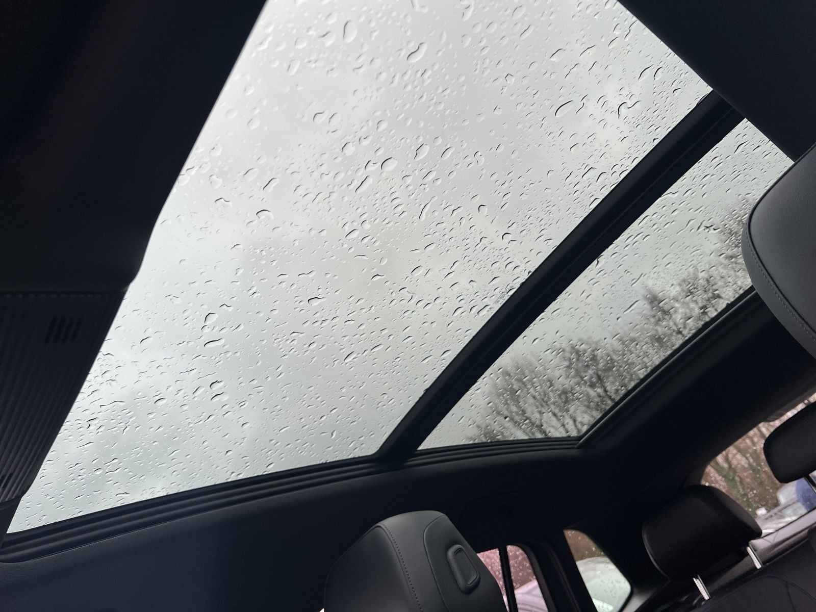 Tiguan R-Line 2.0 TDI DSG 4M AHK*Navi**Pano*Blac