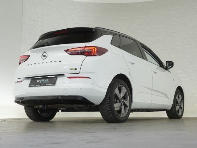 Grandland GSe PHEV 4X4 AUTOMATIK+AHK+NAVI+360 GR