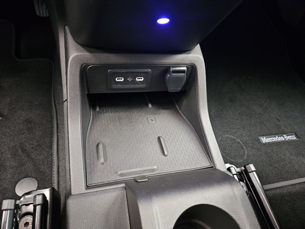 Fahrzeugabbildung Mercedes-Benz EQT 200 Style LED RFK Nav AHK 22KW-AC Flügeltüre