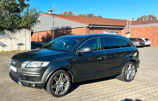 Audi Q7 3.0 quattro S-Line Pano 7-Sitzer A...