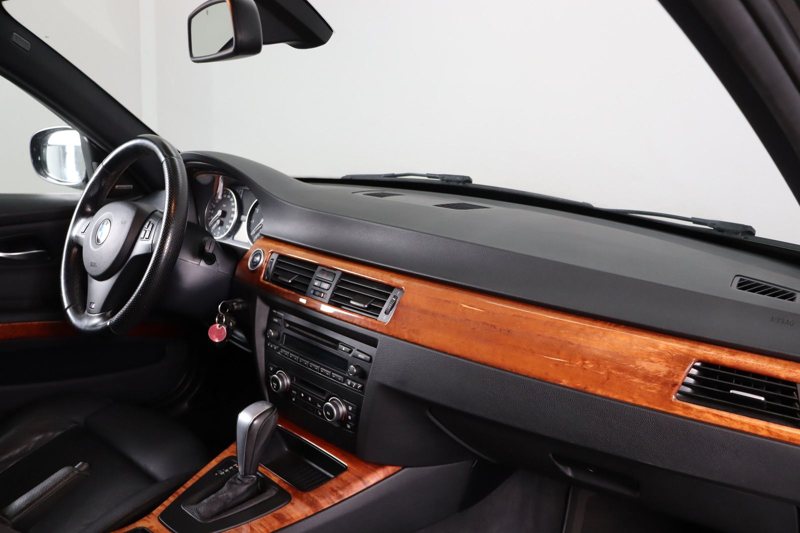 Fahrzeugabbildung BMW 320 i Touring M-Paket * Xenon * Leder * Sitzhzg.