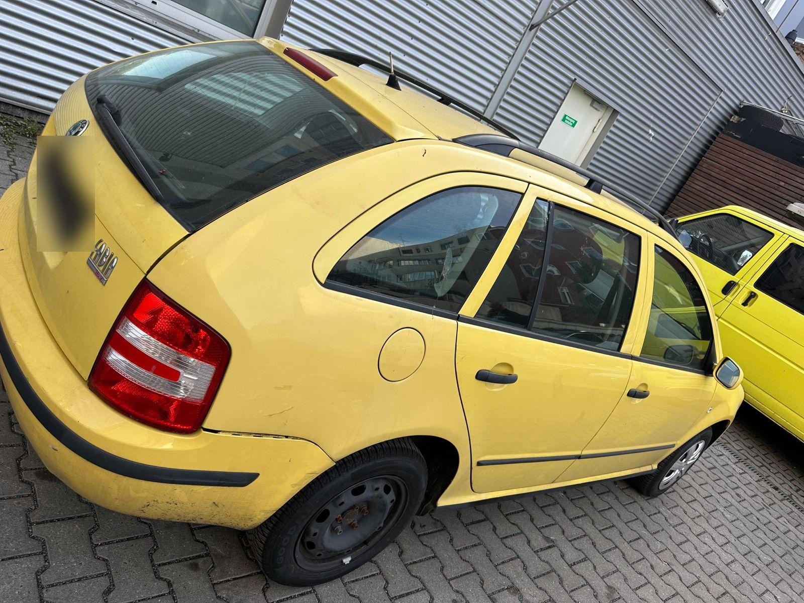 Skoda Fabia 2005 — rear view