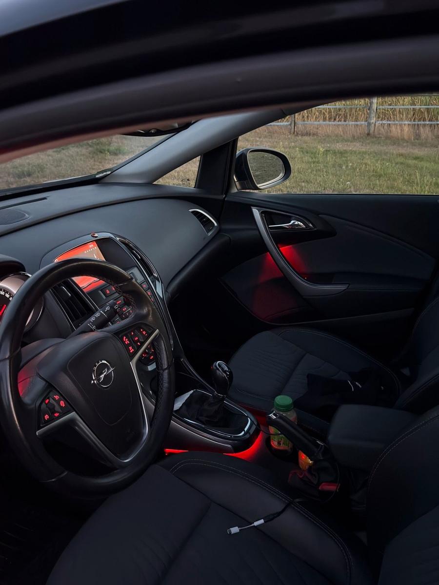 Opel Astra 2014 — photo 5