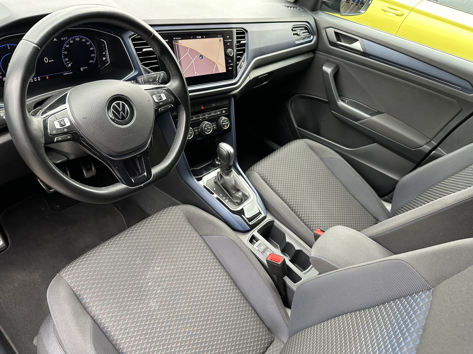 Fahrzeugabbildung Volkswagen T-Roc 2.0 TDI DSG Style NAV+ACC+KAM+VCOCK+PP+1HD