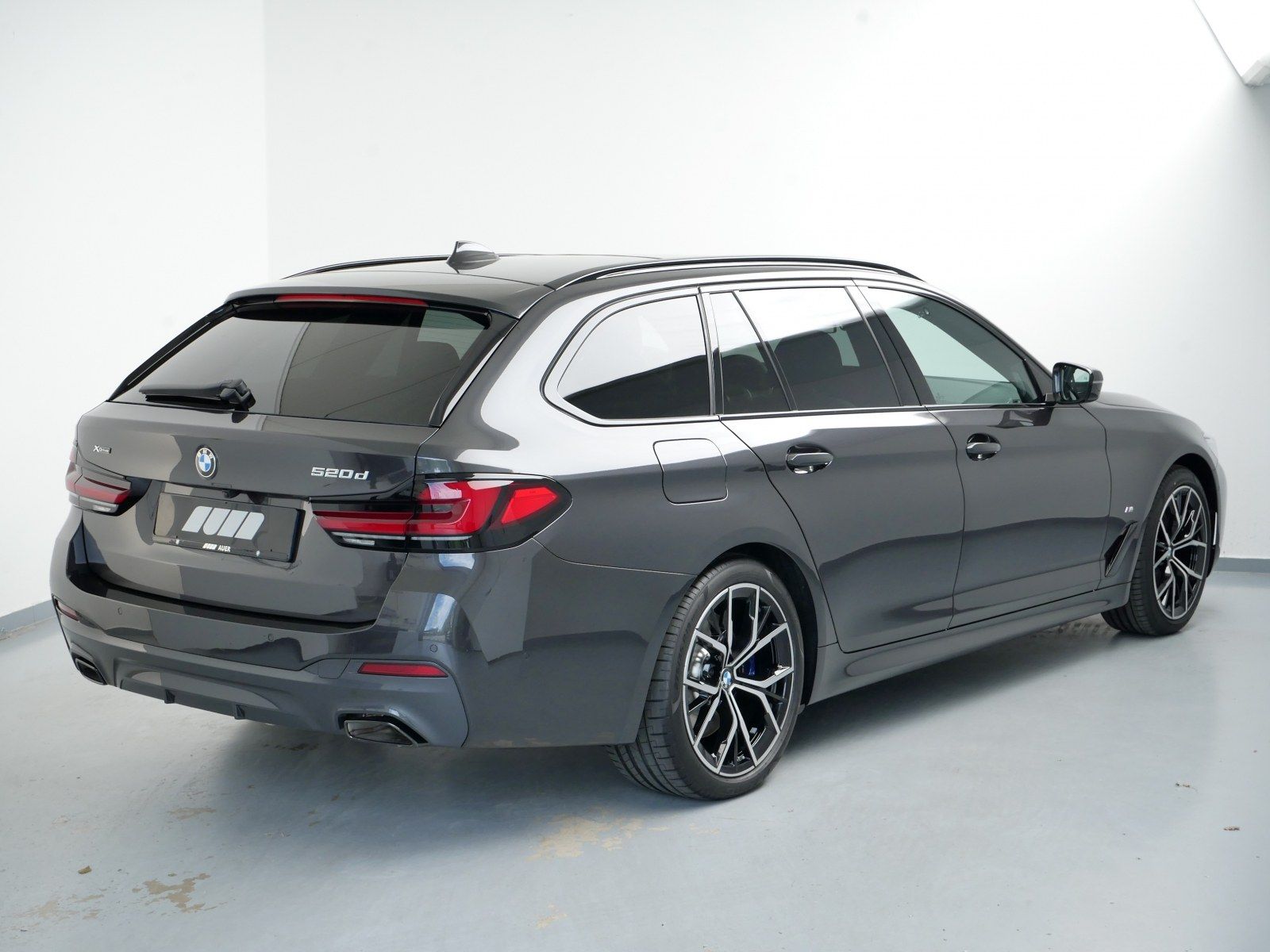 BMW 520d xDrive Touring M-Sport Navi AHK imagem 3