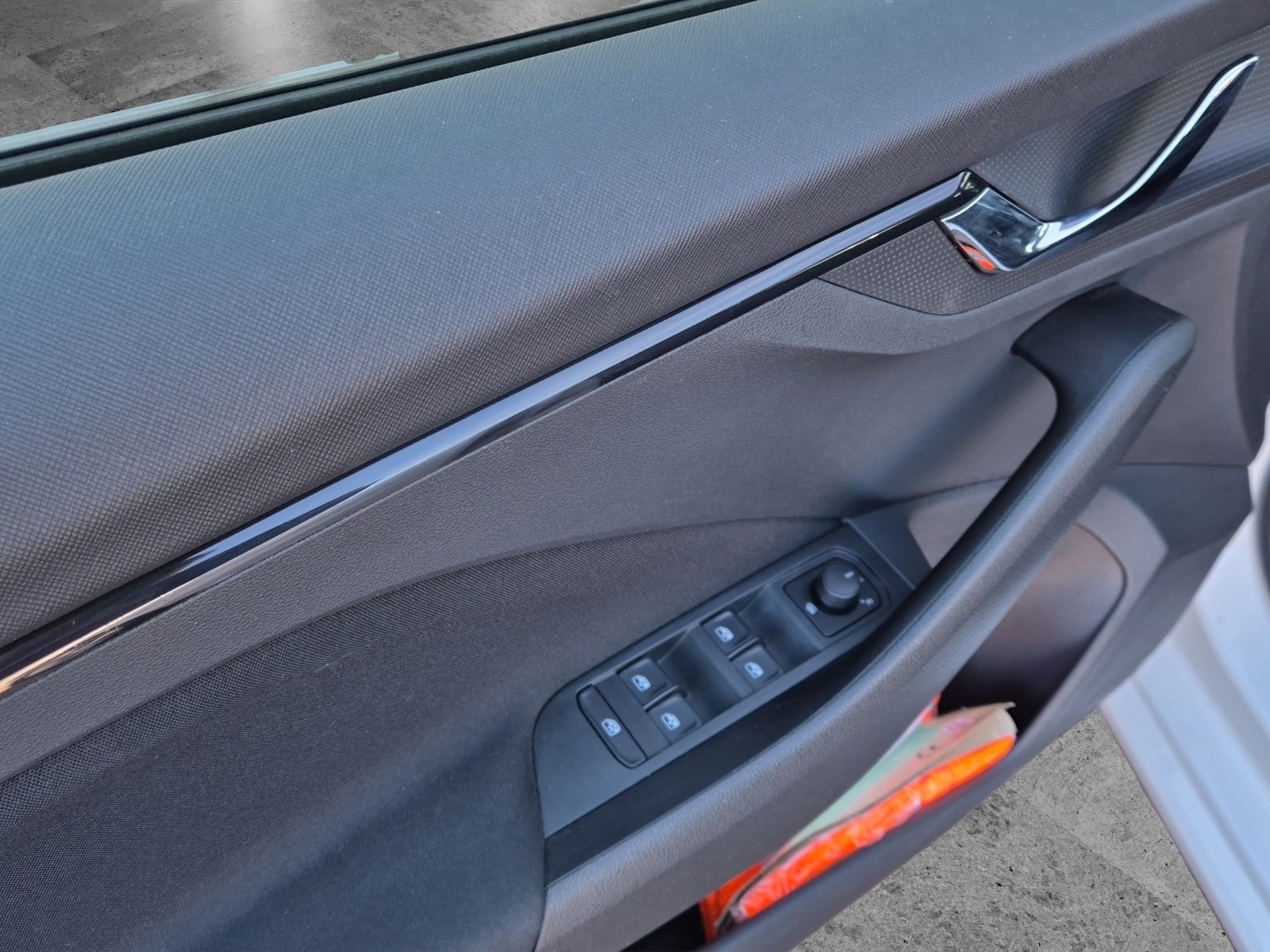 Fahrzeugabbildung SKODA Scala TSI Ambition DSG LED Navi AID GRA PDC SH L