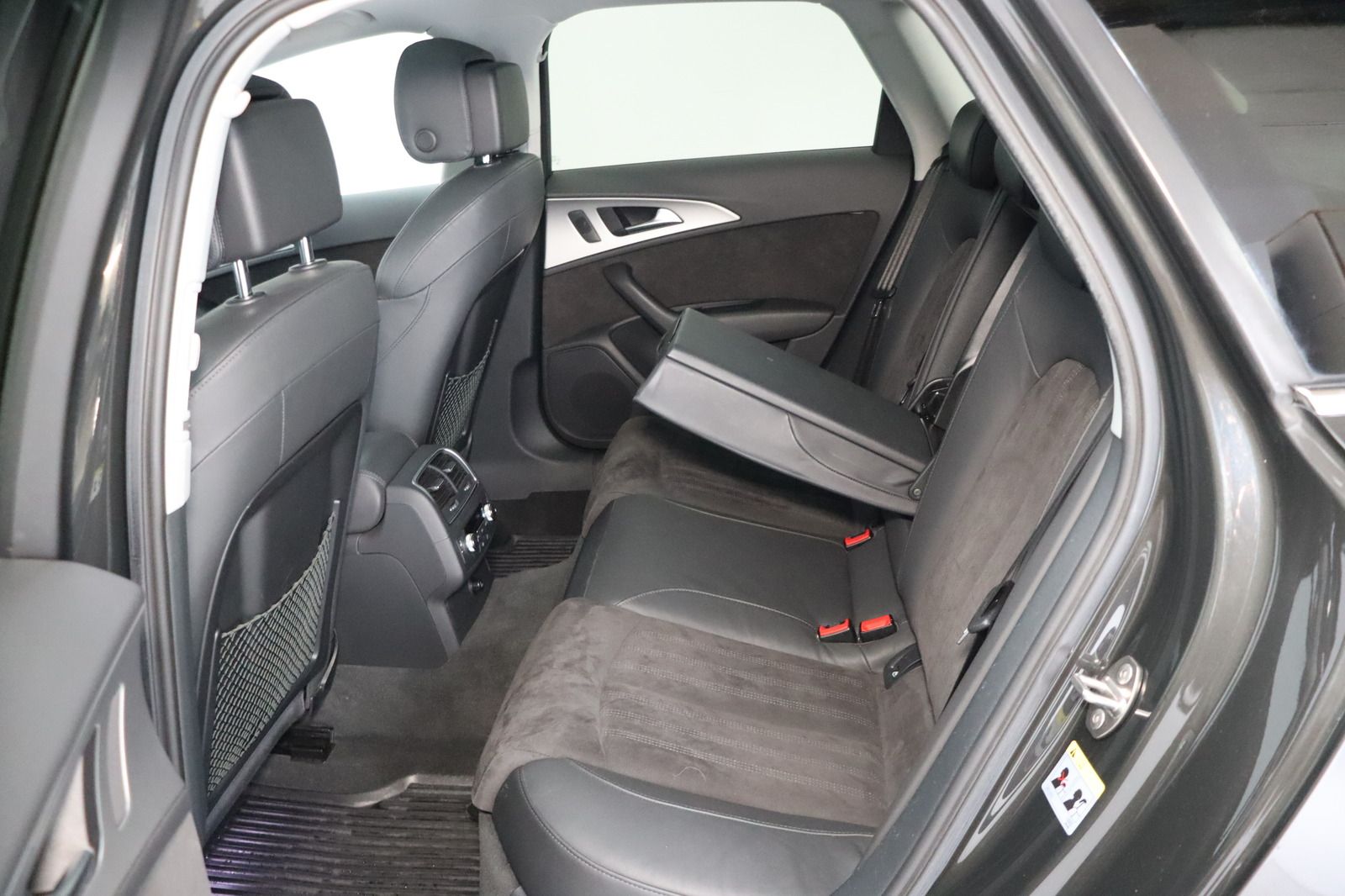 Fahrzeugabbildung Audi A6 Avant 3.0 TDI quattro Pano. * AHK * Service