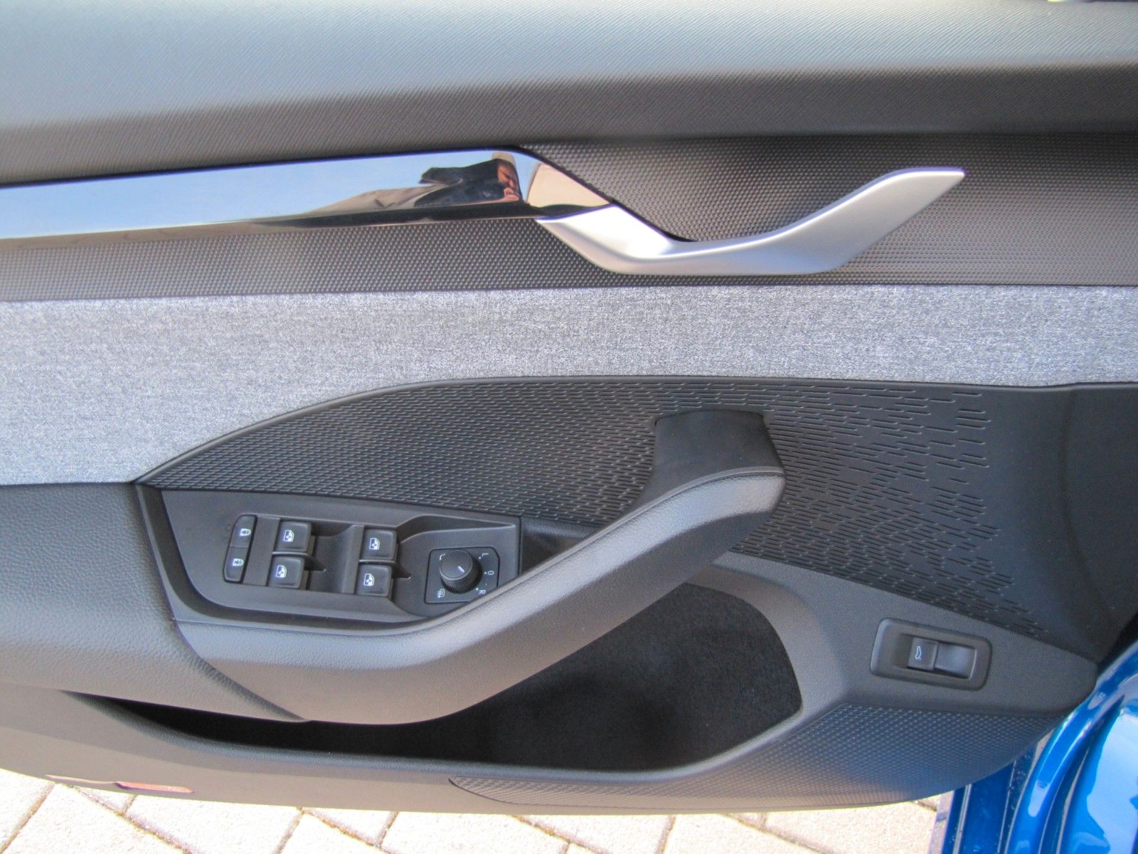 Fahrzeugabbildung SKODA Octavia Combi Tour 2.0 TDI 150PS DSG